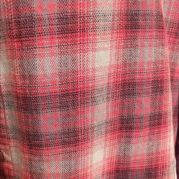 Under Armour Red and Gray Plaid Flannel Shirt Unisex - Picture 4 of 12